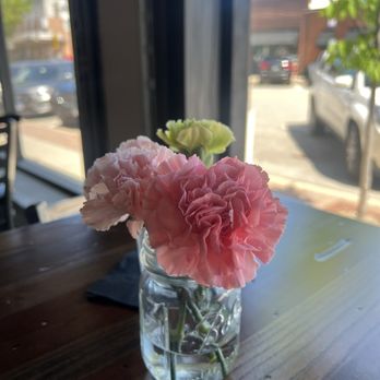 113 Main - Fresh flowers and screening - New American Near Me - Oswego, Illinois