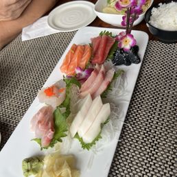 Sashimi deluxe platter