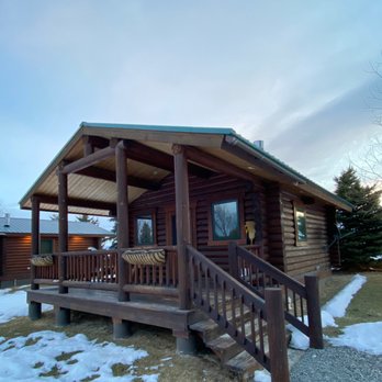 Canyon Cabins - Grizzly cabin exterior - Vacation Rentals Near Me - Gallatin Gateway, Montana Canyon Cabins - Grizzly cabin exterior - Vacation Rentals Near Me - Gallatin Gateway, Montana
