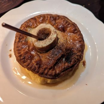 Armitage Alehouse - $30 for a pie that was very good and really liked the bone marrow - Pubs Near Me - Chicago, Illinois