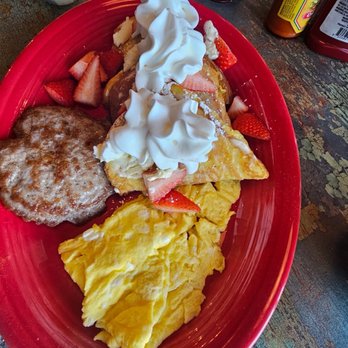 Tamarisk Restaurant - This is the French toast with strawberry. - Diners Near Me - Green River, Utah