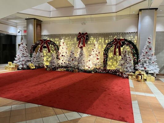 Atlantic Terminal Mall by null