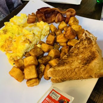 Corona Beach House - Scramble eggs - American Near Me - Miami, Florida Corona Beach House - Scramble eggs - American Near Me - Miami, Florida