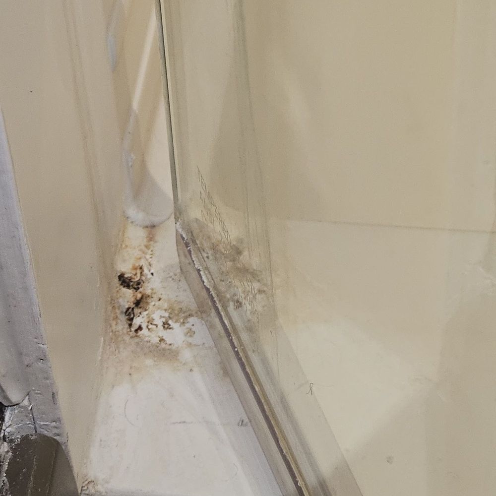 AC Hotel Phoenix Tempe/Downtown - Soap scum/dirt in the shower - Hotels Near Me - Tempe, Arizona