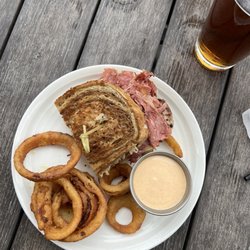 Vibrissa Beer - Reuben sandwich 1/2 portion
