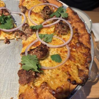 Pijja Palace - Tikka Masala Pijja - Sports Bars Near Me - Los Angeles, California