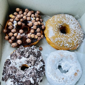 Donut Run - L-R: Cocoa Puff, French Toast, Oreo Cookie Creme & Powdered Doughnut - Donuts Near Me - Washington, DC, District of Columbia
