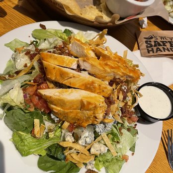 Chili's - Buffalo chicken salad with grilled chicken - Tex-Mex Near Me - San Diego, California Chili's - Buffalo chicken salad with grilled chicken - Tex-Mex Near Me - San Diego, California