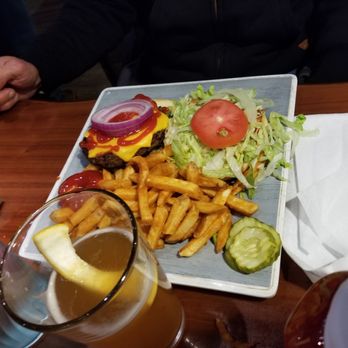 Timberwood Grill - Gold Pan Cheeseburger - Burgers Near Me - Pigeon Forge, Tennessee