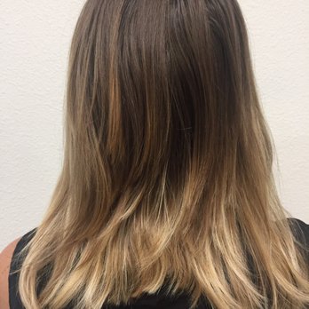 Devorah Jeane - Layers all over the place...what a mess :( - Hair Stylists Near Me - Los Angeles, California Devorah Jeane - Layers all over the place...what a mess :( - Hair Stylists Near Me - Los Angeles, California