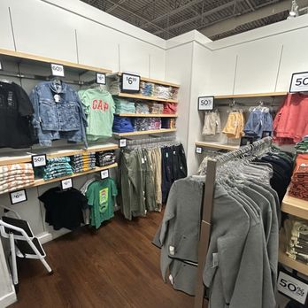 Gap Factory - Women's Clothing Near Me - Las Vegas, Nevada