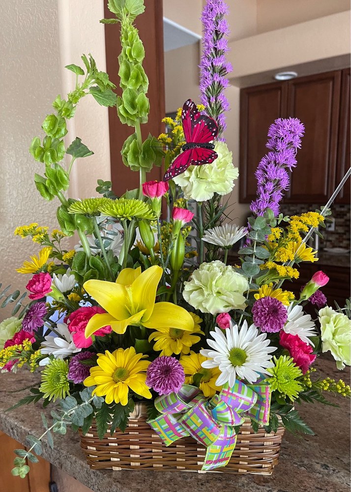 VERONICA SHOEMAKER FLORIST Updated August 2024 14 Photos & 14