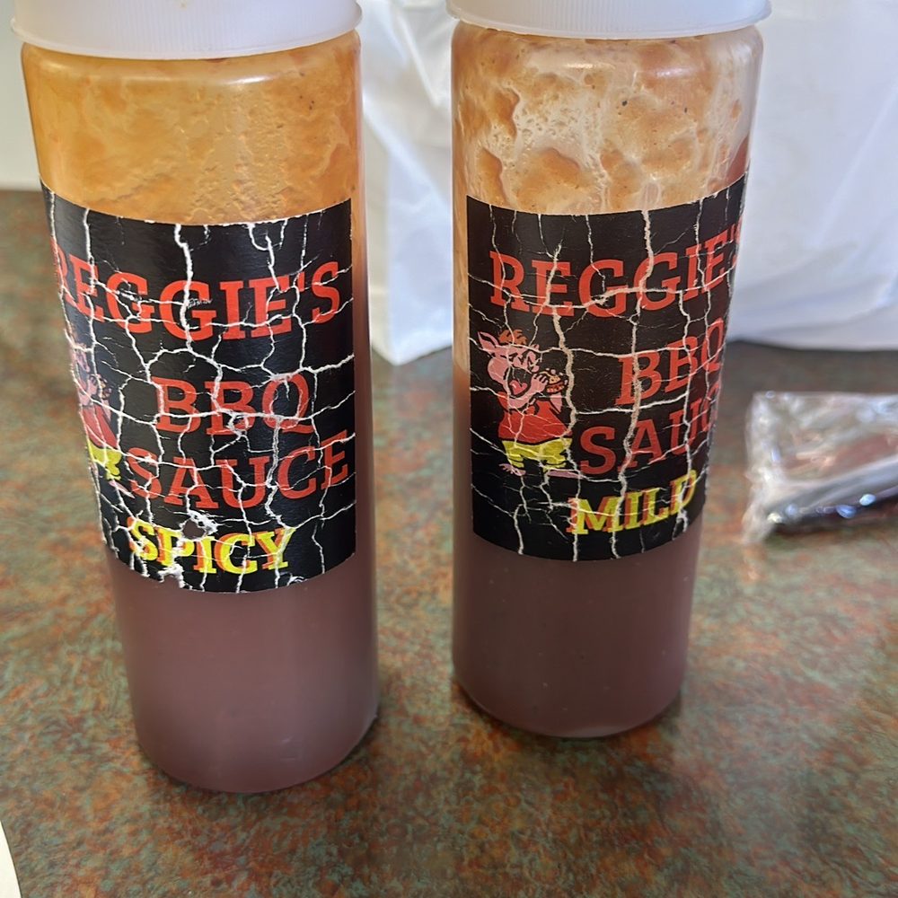 Reggie's BBQ - Mild & Spicy sauce - Barbeque Near Me - Clarksville, Tennessee