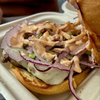 Stewz Burgers - Kula Burger - Food Trucks Near Me - Kula, Hawaii
