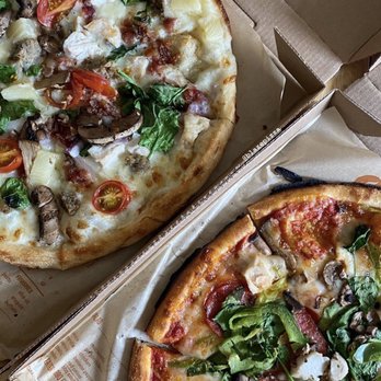Blaze Pizza - Build Your Own Pizza (11-inch) - Pizza Near Me - Frisco, Texas