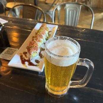 Tokyo Cube - Hot night roll (shrimp tempura and spicy tuna). Ok. Lager beer from Osaka - Japanese Near Me - Los Angeles, California