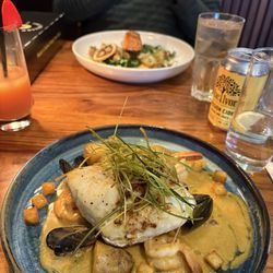 The Gotham Café - Blue plate- henke fish!  White plate- salmon
