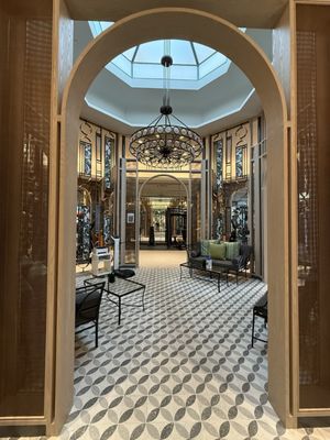 Four Seasons Hotel Singapore by null