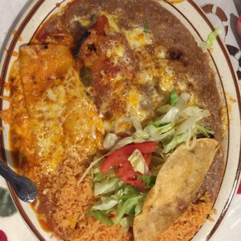 El Farolito - 3-item: cheese enchilada, chille relleno, and beef taco with rice and beans - Mexican Near Me - Placentia, California El Farolito - 3-item: cheese enchilada, chille relleno, and beef taco with rice and beans - Mexican Near Me - Placentia, California