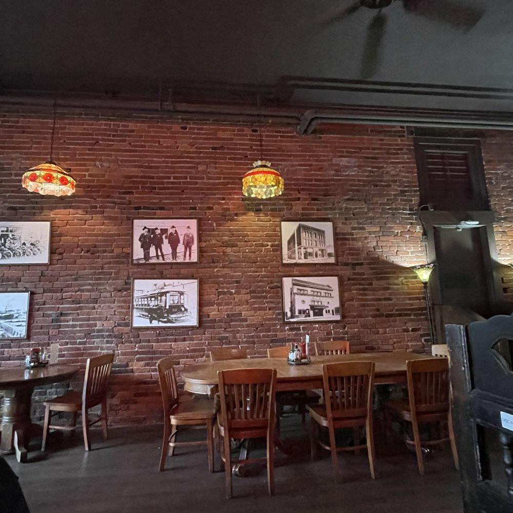 Vintage Cafe - Awesome brick walls and decor - American Near Me - Everett, Washington Vintage Cafe - Awesome brick walls and decor - American Near Me - Everett, Washington