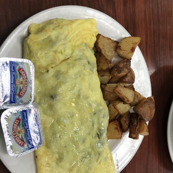Bear E Patch Cafe - Roast beef and cheese omelette with potatoes - Diners Near Me - Charleston, South Carolina Bear E Patch Cafe - Roast beef and cheese omelette with potatoes - Diners Near Me - Charleston, South Carolina