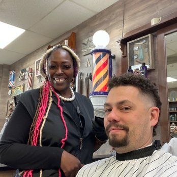 Toco Classic Barbers - Getting that nice look with Shaundra! - Barbers Near Me - Atlanta, Georgia Toco Classic Barbers - Getting that nice look with Shaundra! - Barbers Near Me - Atlanta, Georgia
