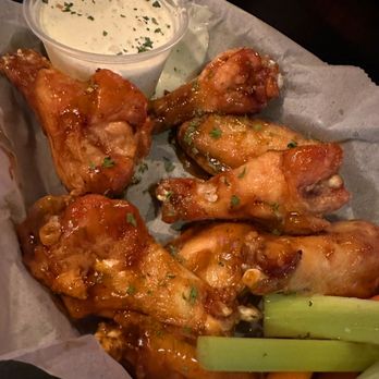 JP Henry's Restaurant - Traditional Wings- Kentucky Bourbon - American Near Me - Parkersburg, West Virginia