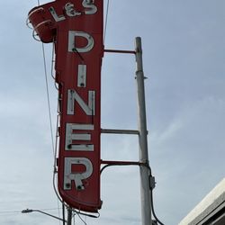 L & S Diner - Old School in the Best Way