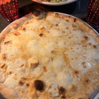 Ambrogio15 Del Mar - Pizza cinque Pizza Quattro Formaggi con Tartufo - Italian Near Me - San Diego, California Ambrogio15 Del Mar - Pizza cinque Pizza Quattro Formaggi con Tartufo - Italian Near Me - San Diego, California