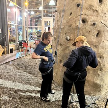 REI - Climbing - Outdoor Gear Near Me - Seattle, Washington