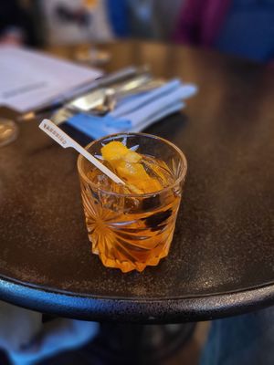 Yardbird Table & Bar by null