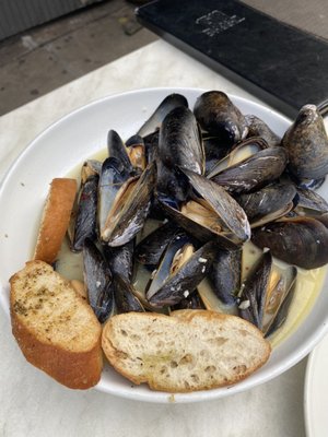 1518 Bar & Grill by null