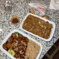 New China - S1. Sesame Chicken 38. Chicken Lo Mein