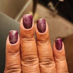 Paris Nail Bar - Dip manicure with cat eye top coat