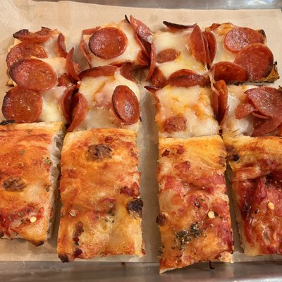 Blozzom Pizza by null