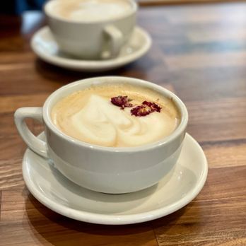 Cafe Flora - Rose latte - Vegetarian Near Me - Seattle, Washington