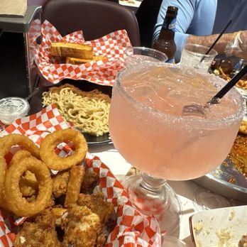Grab A Crab - Appetizers , wings, garlic bread, garlic noodles with a Paloma. - Seafood Near Me - Baldwin Park, California Grab A Crab - Appetizers , wings, garlic bread, garlic noodles with a Paloma. - Seafood Near Me - Baldwin Park, California