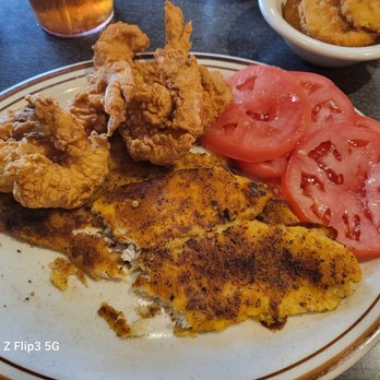 Rock Hill Diner - Flounder, Shrimp & tomatoes - Diners Near Me - Rock Hill, South Carolina Rock Hill Diner - Flounder, Shrimp & tomatoes - Diners Near Me - Rock Hill, South Carolina