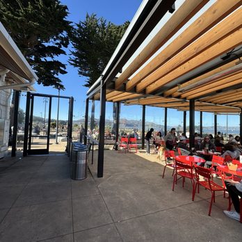 Il Parco - Exterior, facing the bridge - Cafes Near Me - San Francisco, California Il Parco - Exterior, facing the bridge - Cafes Near Me - San Francisco, California