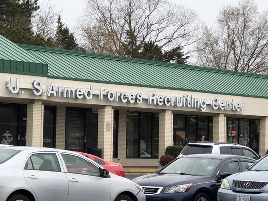 US ARMED FORCES RECRUITING CENTER