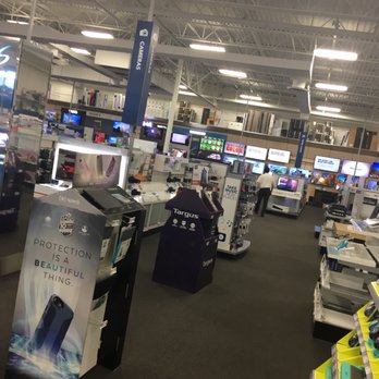 Best Buy Northlake - Not a single 'Blue Shirt' near the Digital Camera section.....smh - Appliances Near Me - Tucker, Georgia