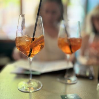 The Garrick Arms - Aperol Spritz - Pubs Near Me - London, XGL The Garrick Arms - Aperol Spritz - Pubs Near Me - London, XGL