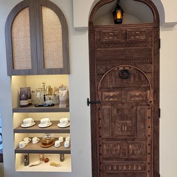 Qimmah Coffee - Interior decor - Coffee & Tea Near Me - Dearborn, Michigan