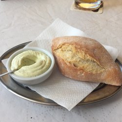 Glamour - Pan y aioli