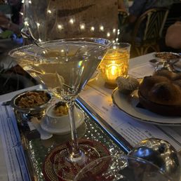 Mediocrity in a Martini glass.