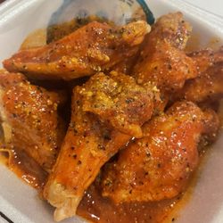 Hype Wing - Hot lemon pepper, not bad but not the best. Added on 6 wings
