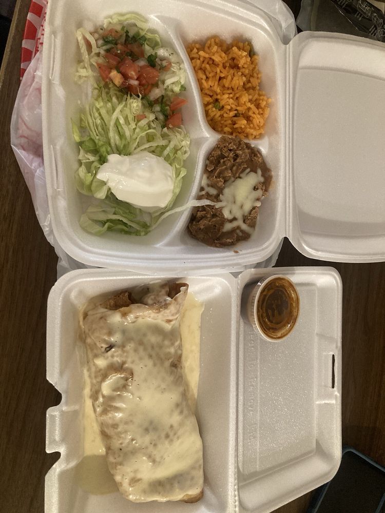 Food from El Buen Sazon