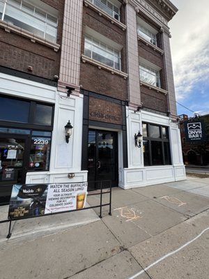 The DNVR Bar by null