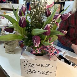 Flower Basket - Purple tulips