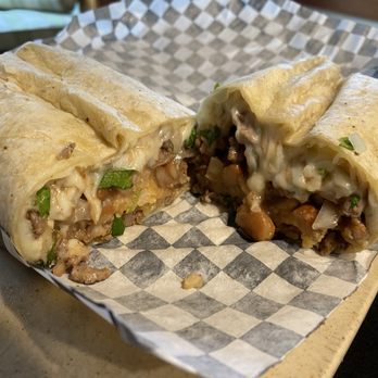 Birrieria Carlos - Asada burrito - Food Trucks Near Me - Happy valley, Oregon Birrieria Carlos - Asada burrito - Food Trucks Near Me - Happy valley, Oregon